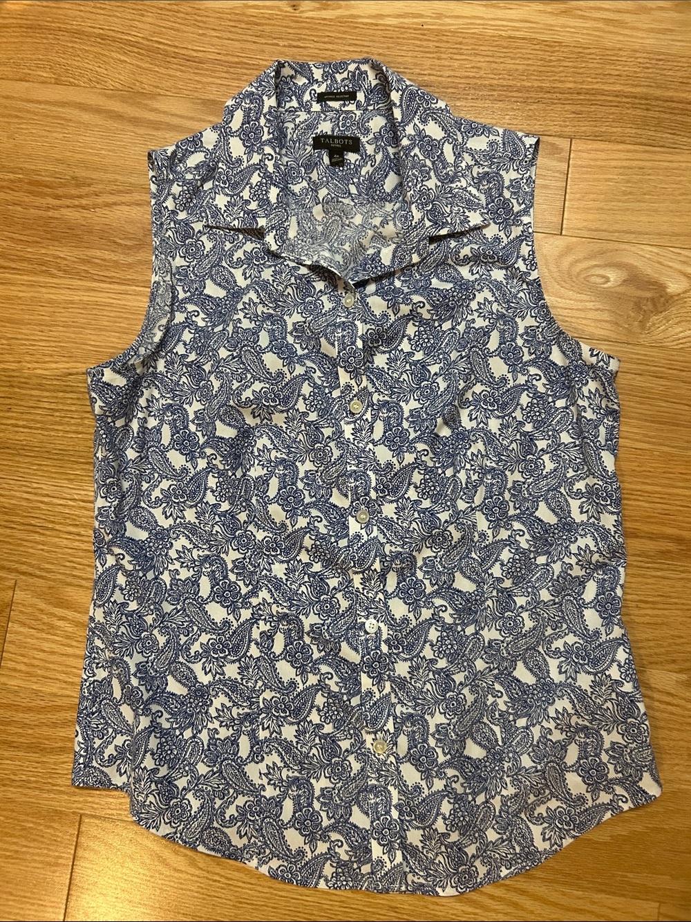 Talbots White and Blue Paisley Sleeveless Button-Down Top